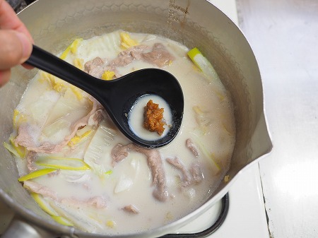 白菜と豚肉のミルク煮込み麺028