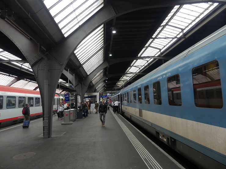 6日目その1 スイス チューリッヒ中央駅 Zurich Hauptbahnhof を見物 最初で最後 中欧旅行記 最初で最後 中欧旅行記 6 15日目