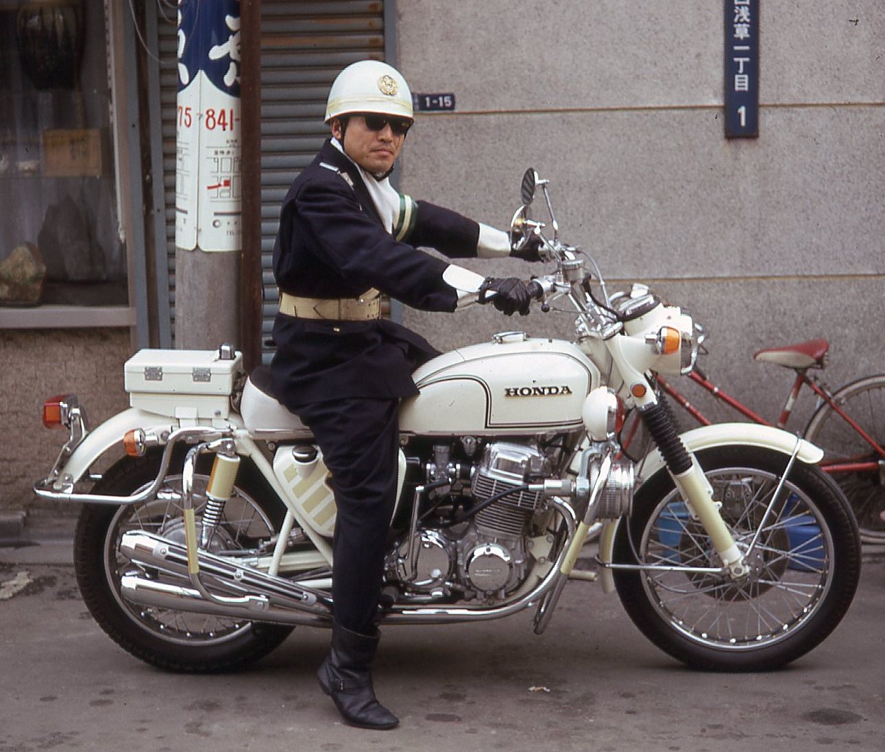 1970年に撮影された日本の白バイ隊員がカッコいい 海外の反応 海外のお前ら 海外の反応