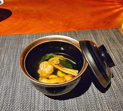 煮物椀　蟹菊花真丈と松茸、銀杏