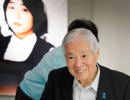 北朝鮮による拉致被害者、横田めぐみさんの父・横田滋さん、老衰のため死去 87歳 … 昭和52年、めぐみさんが中学1年生の時に北朝鮮により拉致されて以来、40年余りに渡り娘の救出を訴える