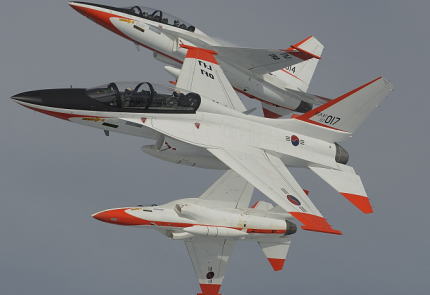 韓国・中央日報「日本の航空自衛隊では高等訓練機が不足している。日本が韓国産戦闘機を輸入することは可能ではないか？ 一部では韓国のT-50高等訓練機の導入も慎重に検討すべきだという見解が提起されている」