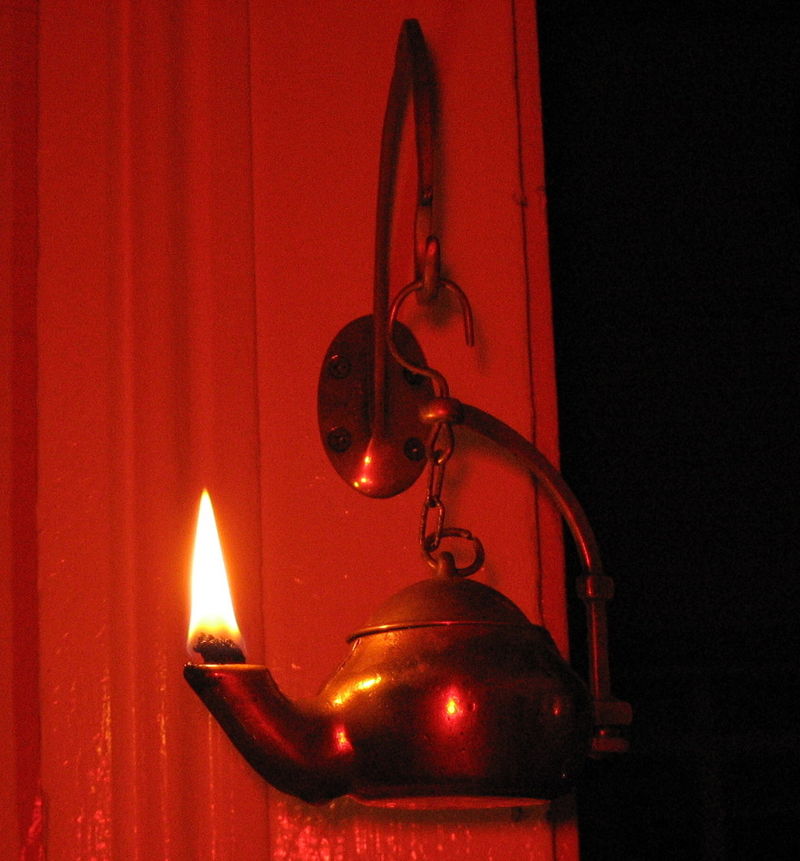 銅製の石油ランプ（19世紀）
