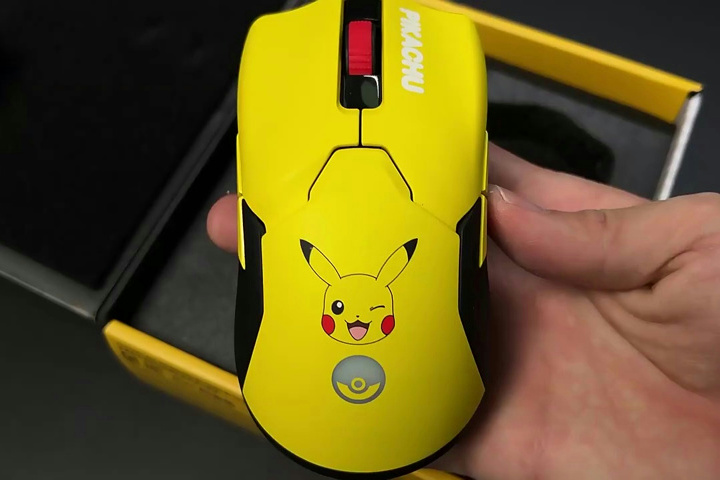 Razer_Viper_Ultimate_Pikachu_04.jpg